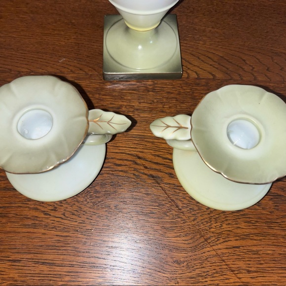 Beautiful antique vase and candle holders - Picture 8 of 9
